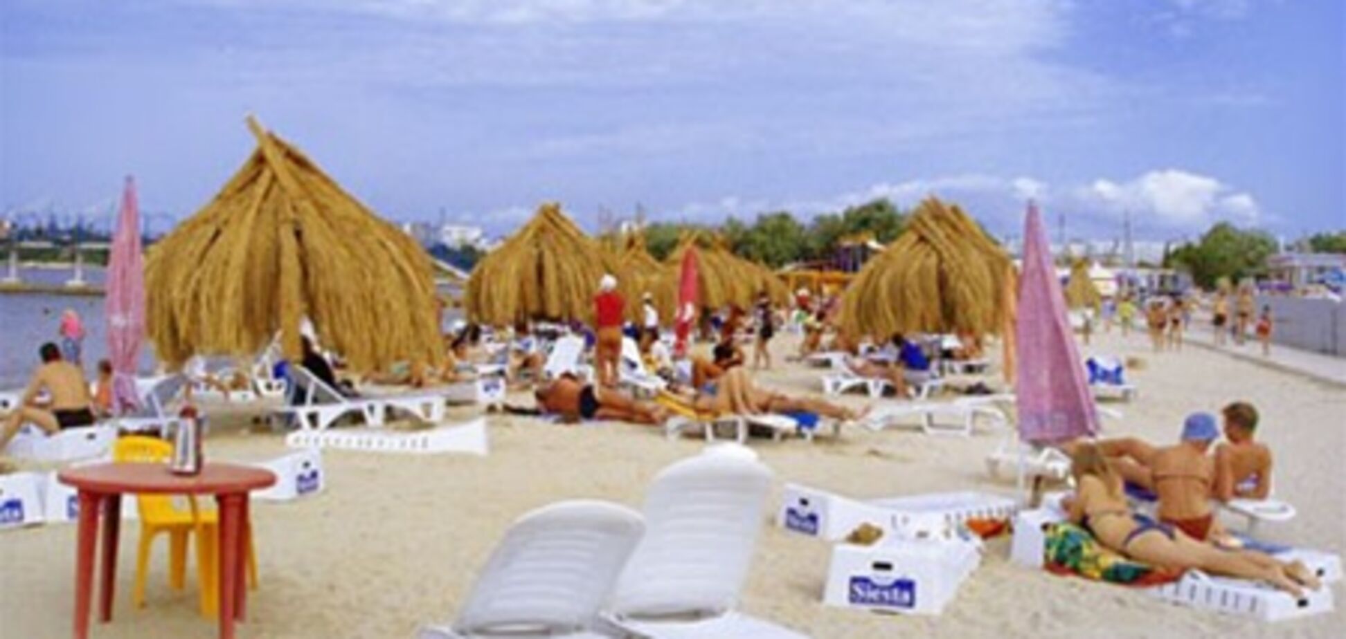 Пляжи Севастополя к сезону оказались неготовы