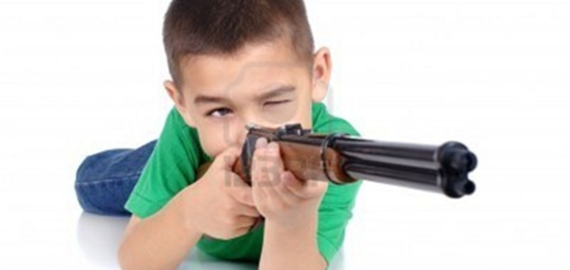 Десятирічний хлопчик, погрожуючи гвинтівкою, відняв гроші у дівчинки