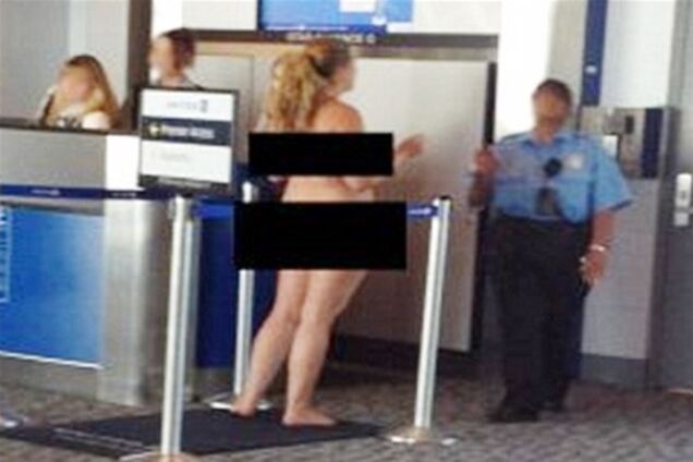 У США жінка роздяглася посеред аеропорту