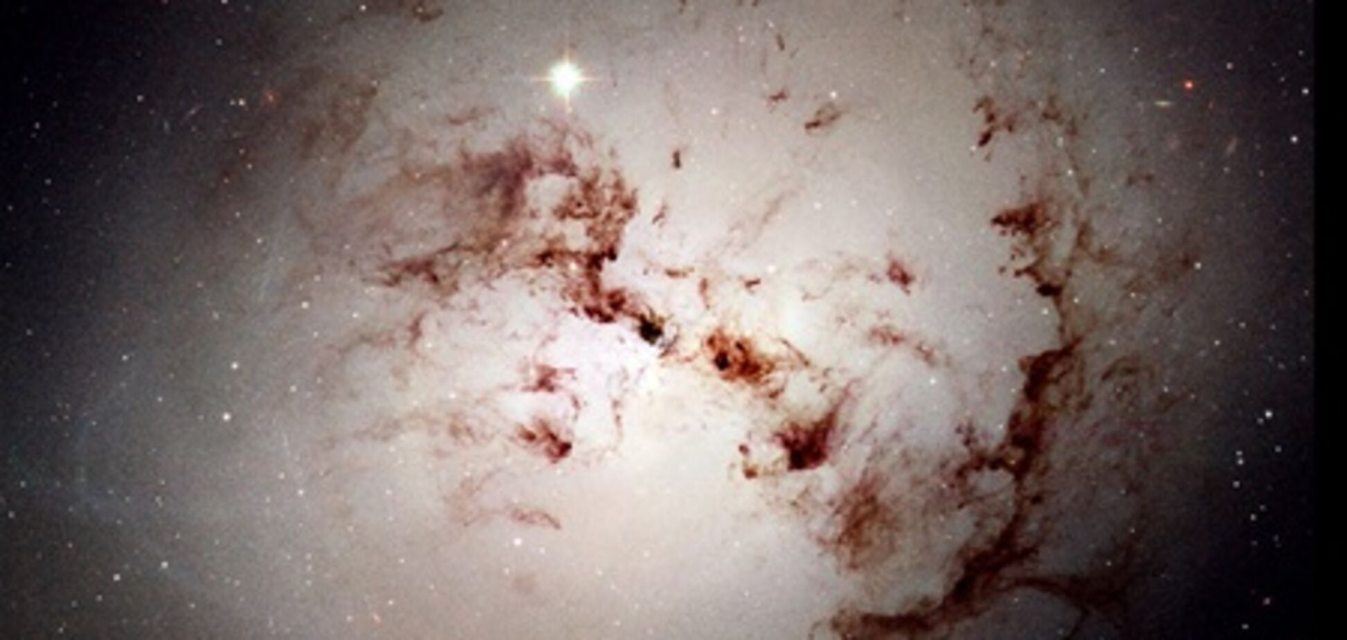 Телескоп Hubble сфотографировал в космосе 'лицо Бога'
