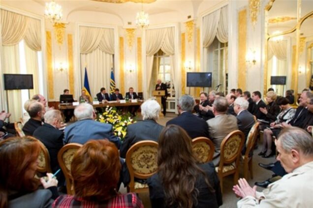 Президент зустрівся з інтелігенцією Львова