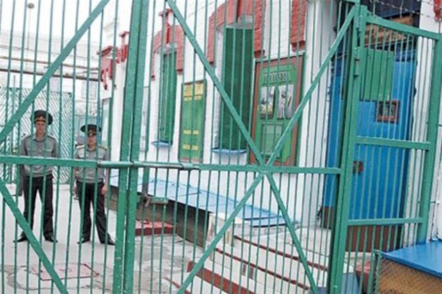 В Харькове работники СИЗО нашли в кетчупе презерватив с наркотиками