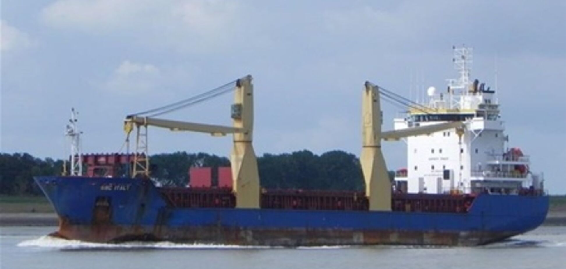 У Середземному морі останолено судно зі зброєю для Сирії