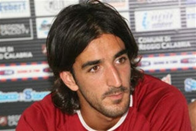 Футболист умер от остановки сердца во время матча. Видео