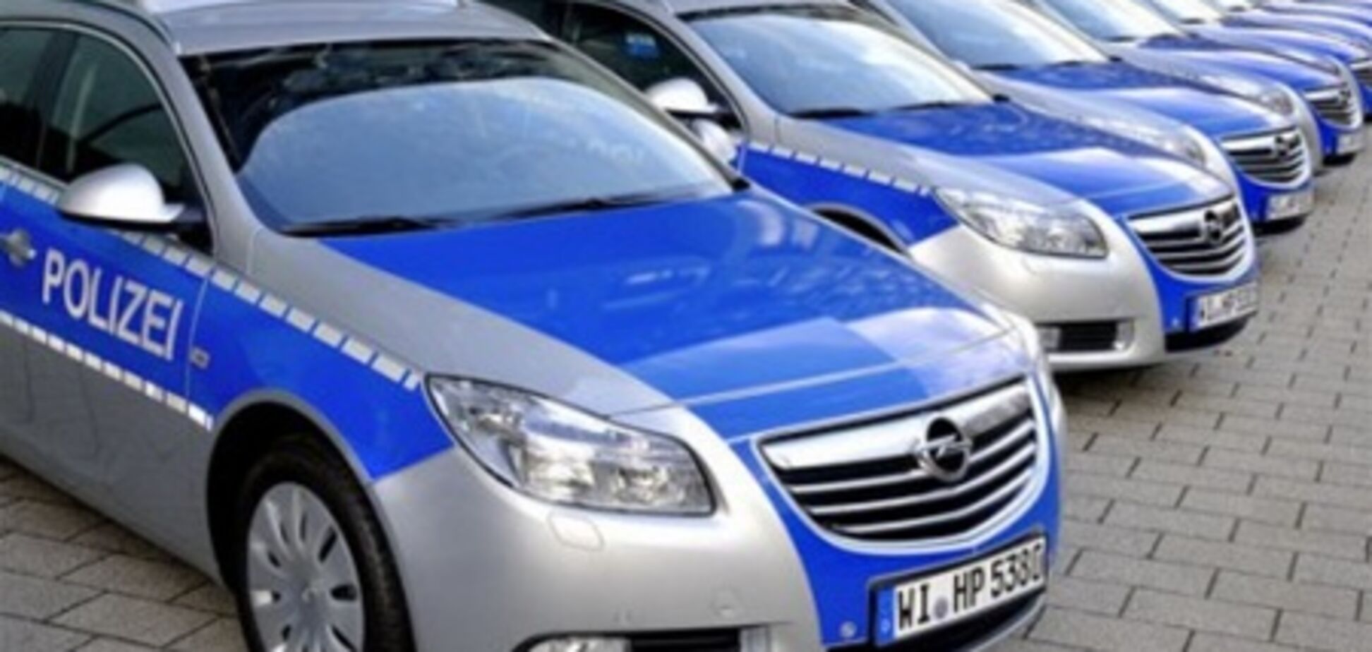 Німецькі поліцейські не помістилися в нові патрульні авто