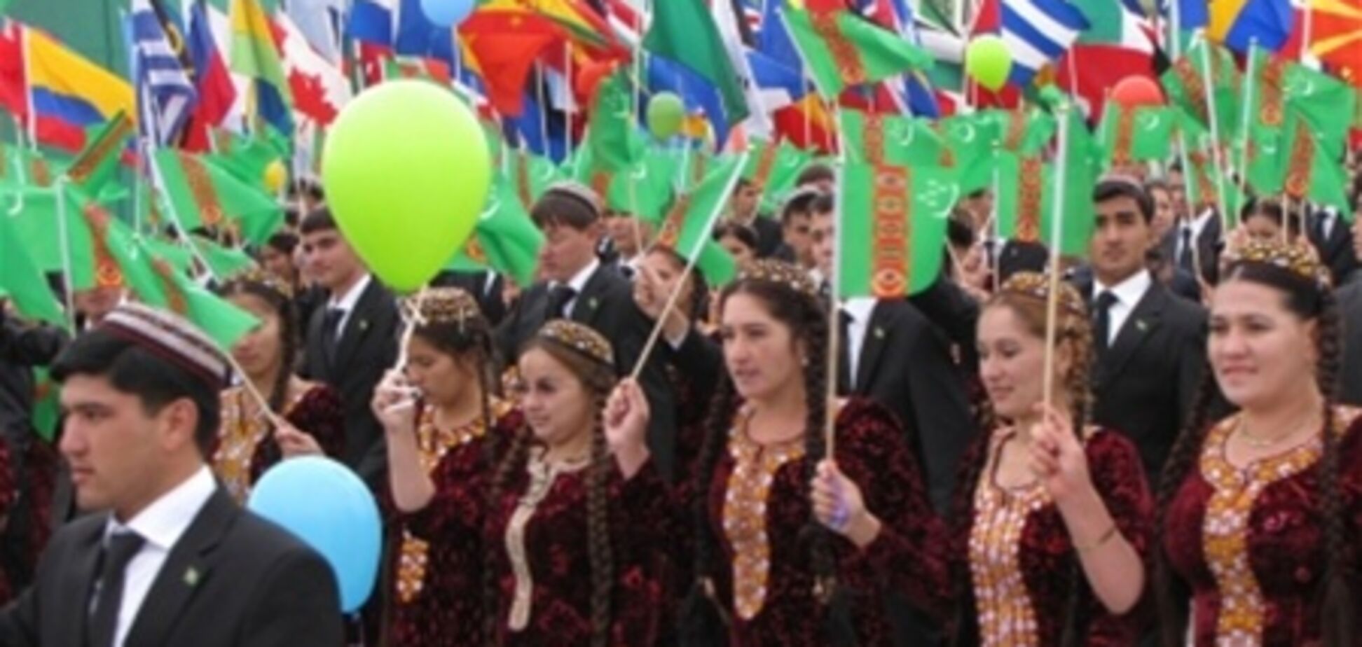Студентам Туркменистана запретили ходить в кафе и на дискотеки