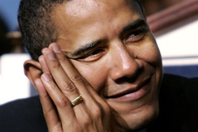 Обама сохраняет лидерство в президентской гонке - опрос