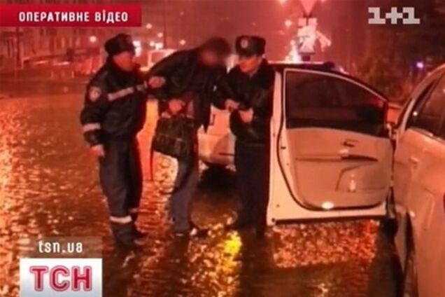 В Донецке гаишники еле догнали пьяного мажора на VIP-авто. Видео