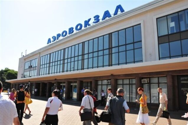 Одесская власть продала городской аэропорт за 1 000 грн
