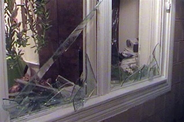 Охранное агентство отрицает то, что в офис ПР забросили 'коктейль Молотова'