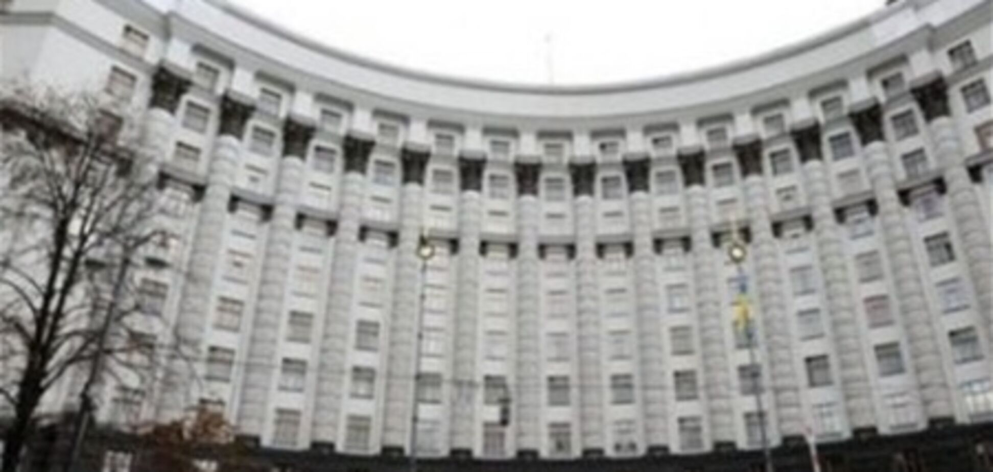 Кабмин лишил МВД и миграционную службу дополнительных доходов