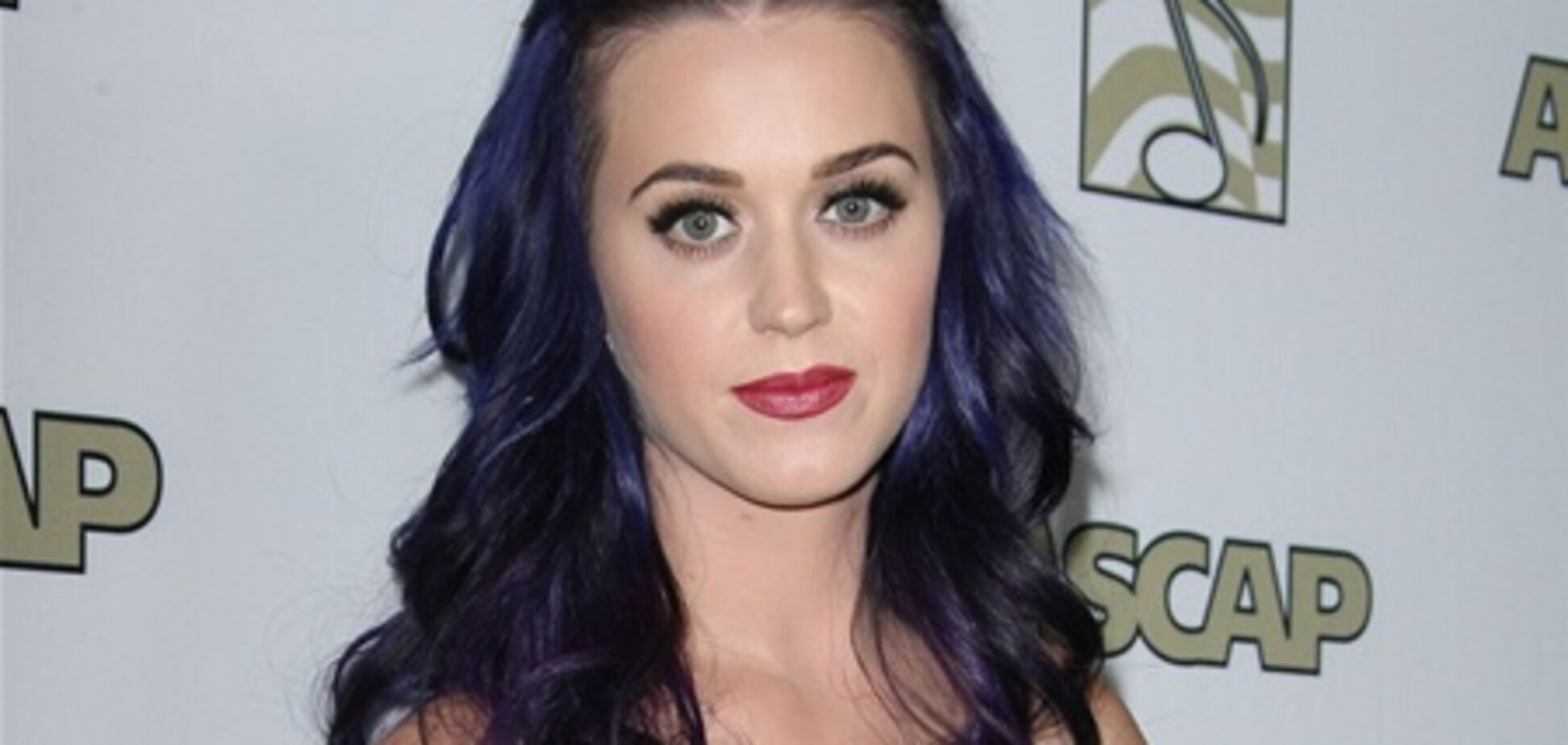 Кэти Перри надела коварное платье. Фото