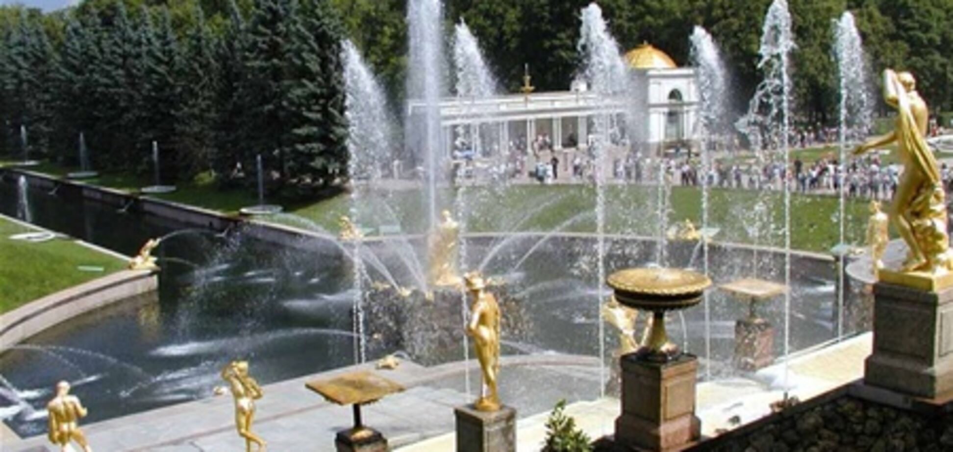 В конце апреля в Петергофе начнется сезон фонтанов