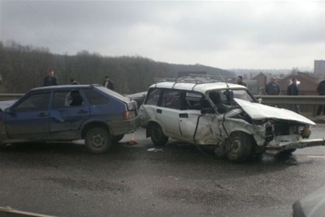 Ситуация на дорогах за 1 апреля: 66 ДТП, 16 погибших  