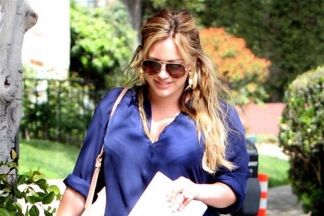 Дафф впервые вышла к людям. Фото