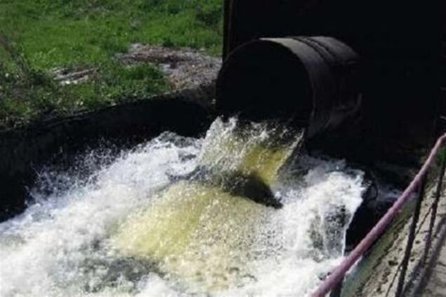 У Криму в Чорне море ночами скидають фекалії