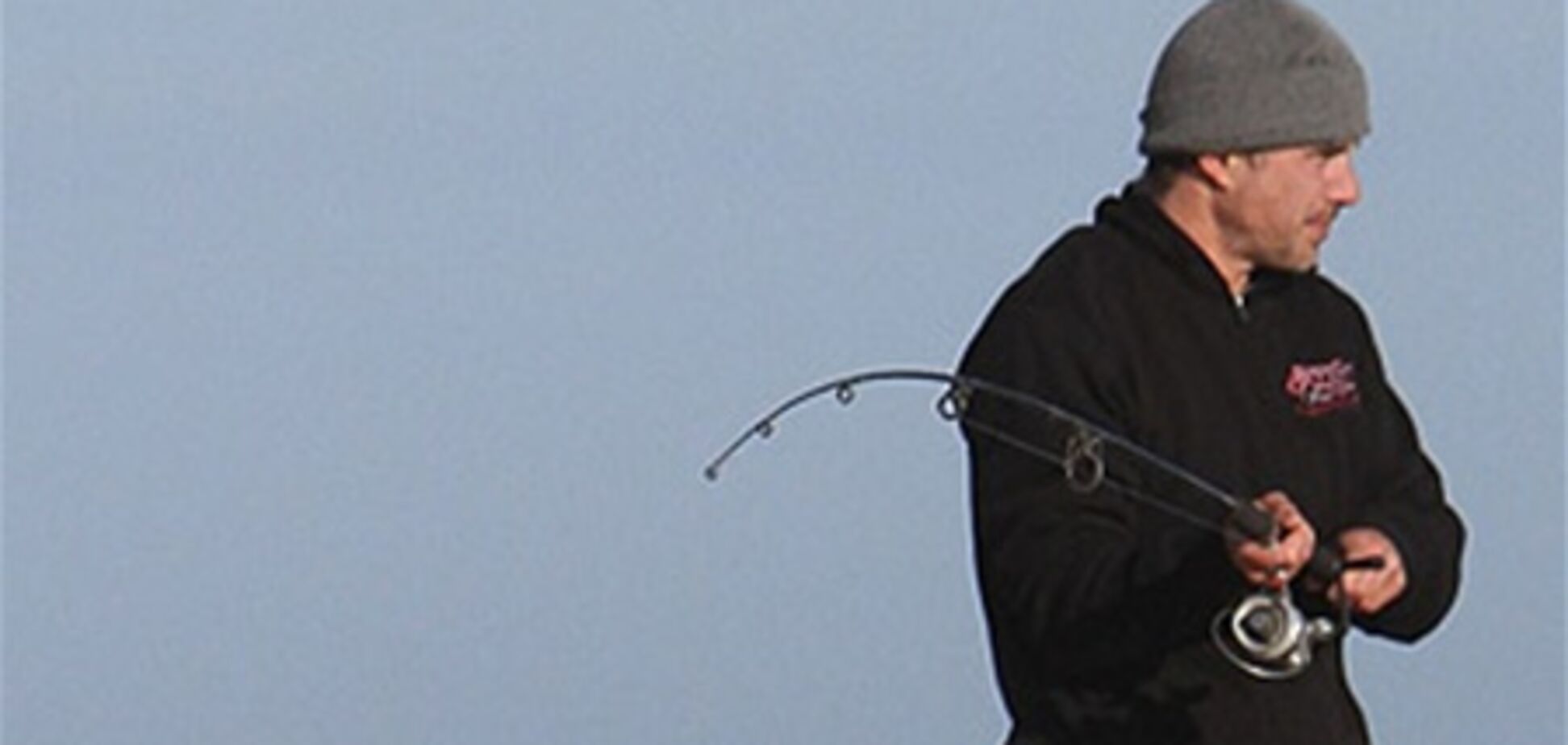 Травик нянчит детей Спирс. Фото