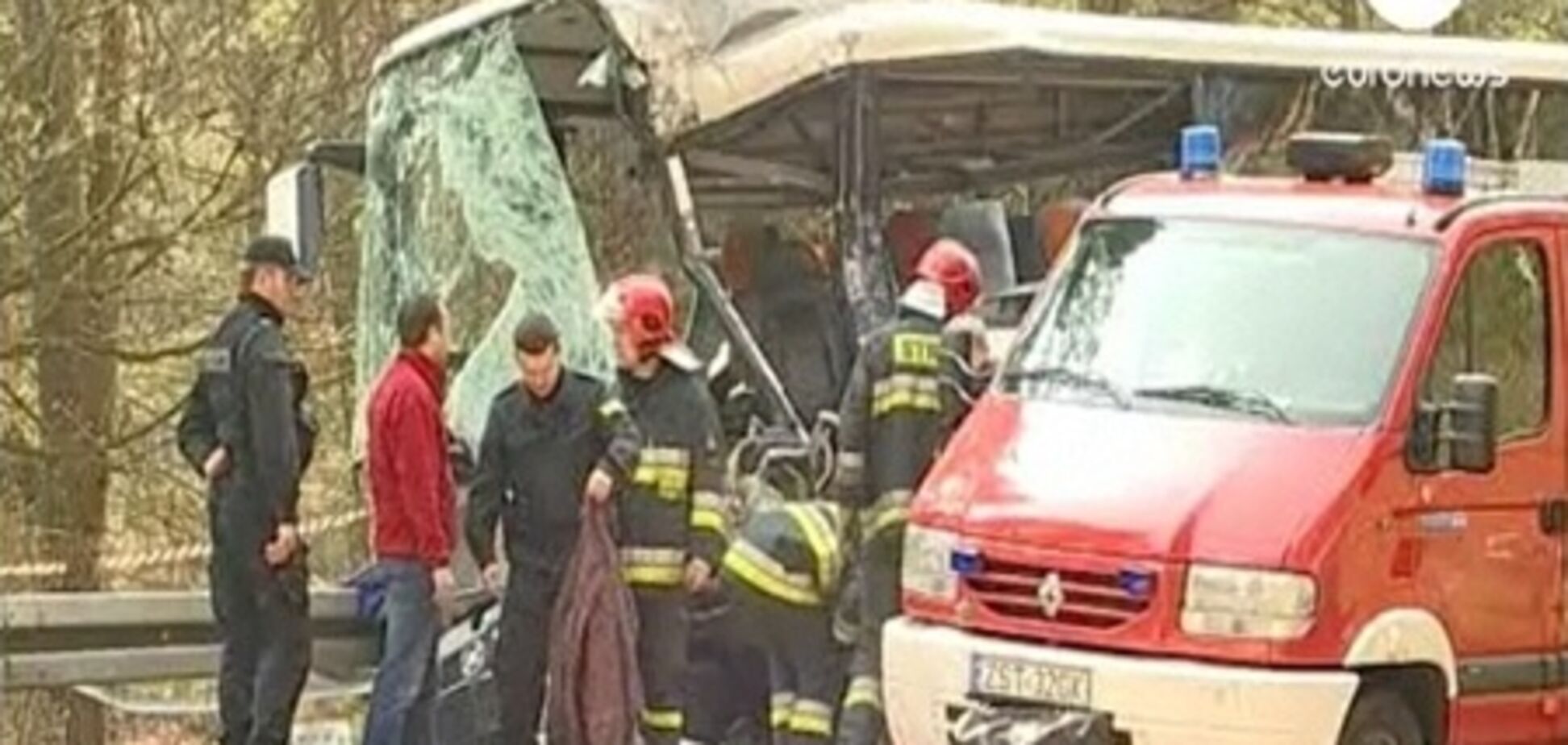 В Польше автобус влетел в грузовик: 24 пострадавших