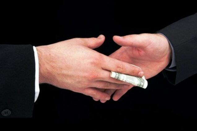 У Ніколева суддя і адвокат попалися на хабарі