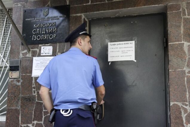 К заключенным Лукьяновского СИЗО теперь обращаются на 'Вы'