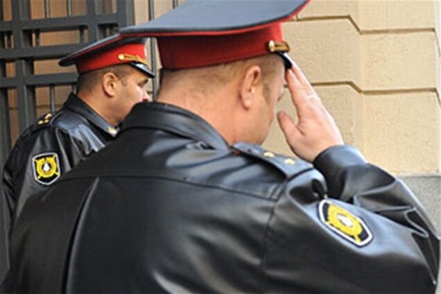 У Росії поліцейських позбавили від обов'язку віддавати честь