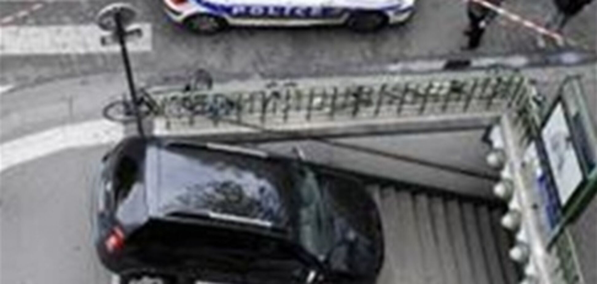 Водитель 'припарковался' в парижском метро