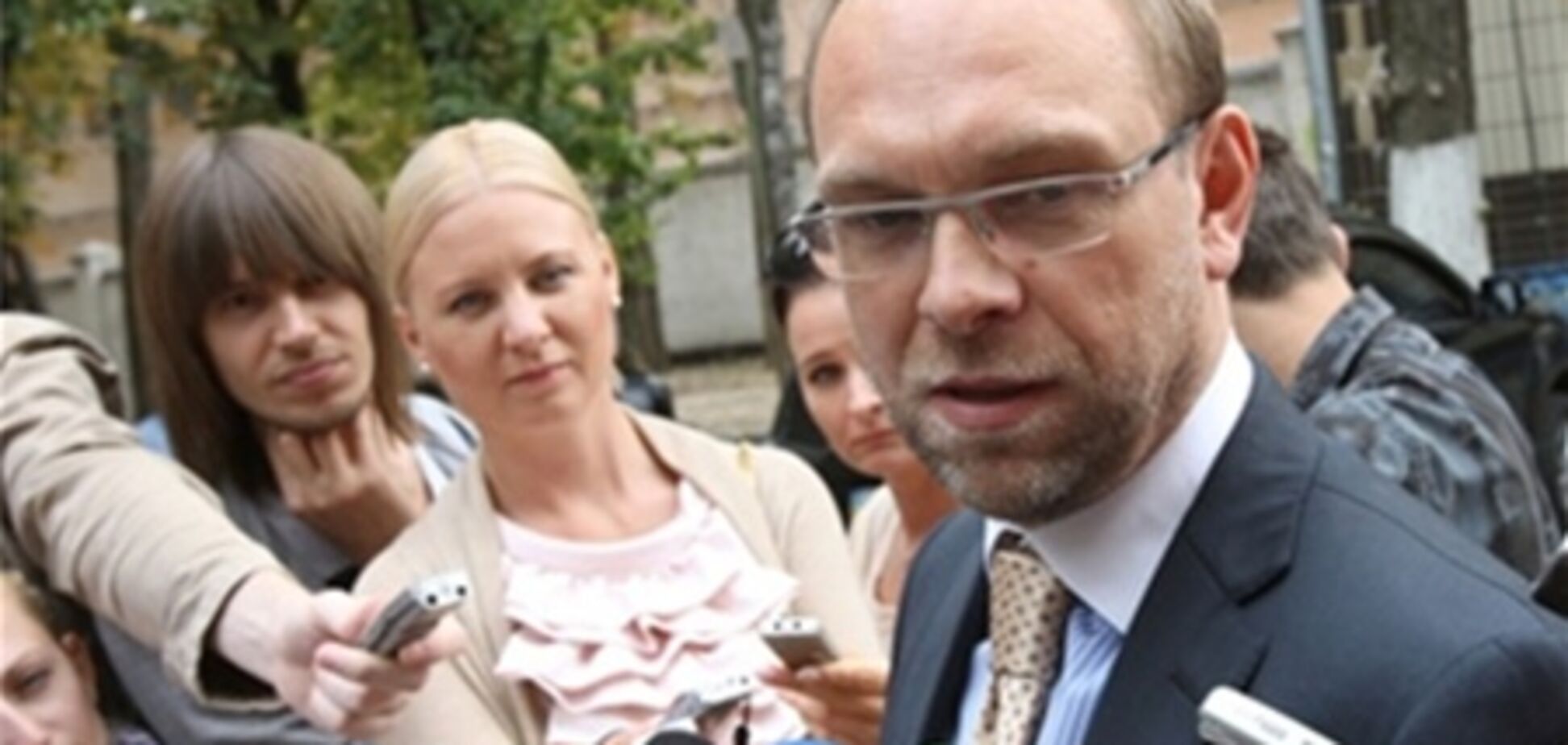 Власенко розповів всій країні, скільки важить Тимошенко