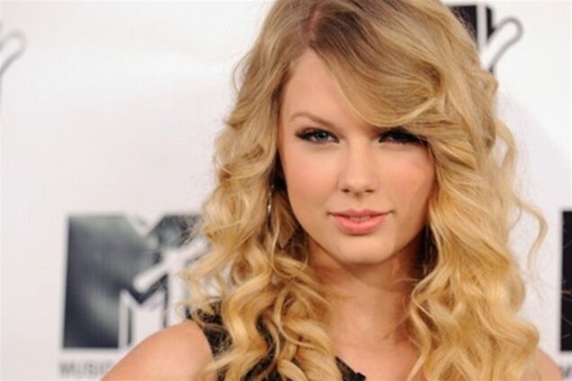 Тэйлор Свифт перевоплотится в Джони Митчелл