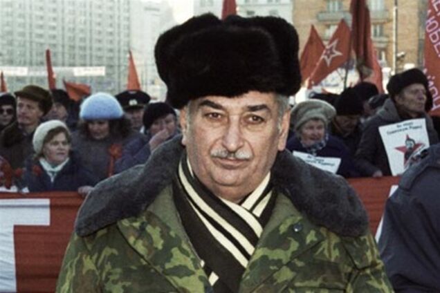 Внук Сталина требует вновь расследовать 'Катынское дело'