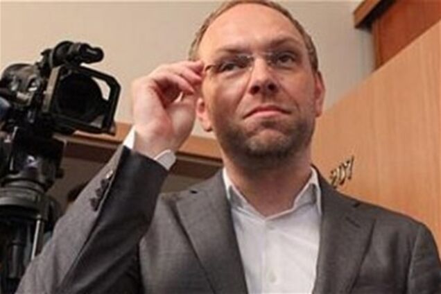 Власенко назвав імена били Тимошенко
