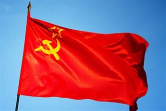 У Донецьку відмовилися від червоного прапора, щоб не розпалювати 'пристрасті'