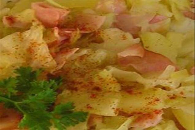 Тушеная капуста с картошкой и ветчиной