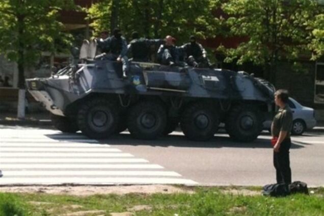 На улицах Днепропетровска появились БТР. Фото