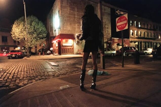 Где заработать молодой девушке