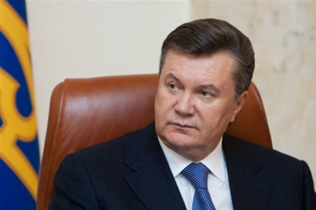 Янукович проведал детей, пострадавших от взрыва в Днепропетровске