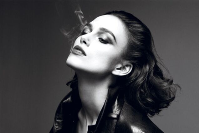 Кира Найтли покуривает в Interview. Фото