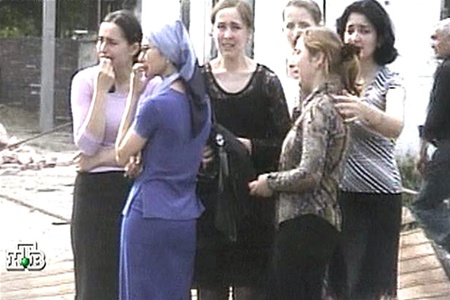 СМИ: в Чечне женщин все чаще убивают 'во имя чести'