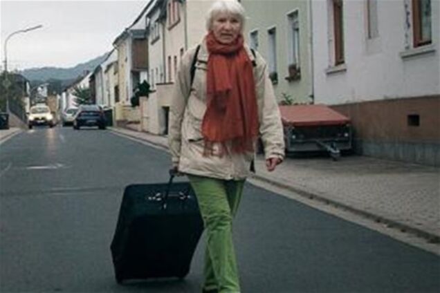 Немецкая пенсионерка 16 лет живет без денег