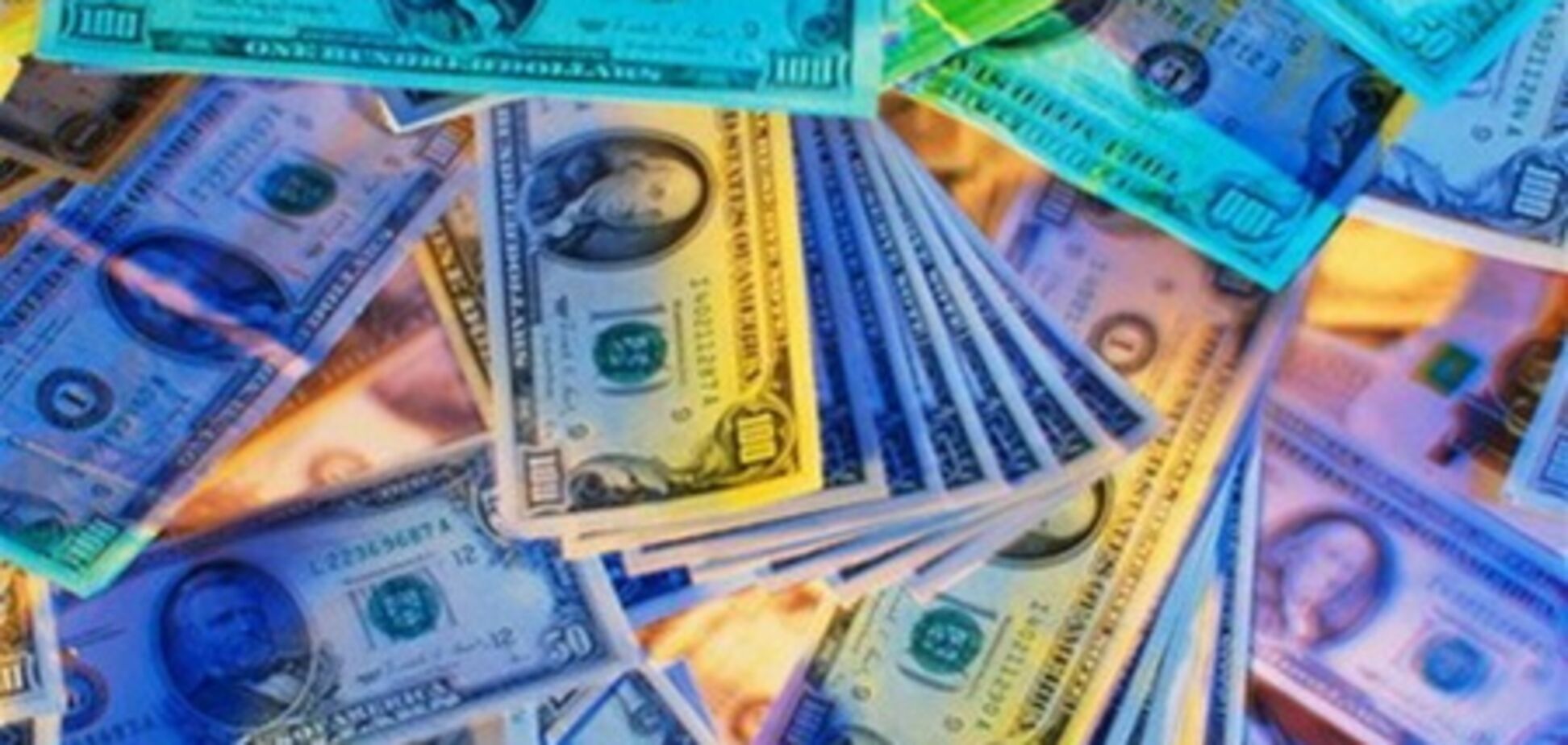 Доллар торгуется у недельного максимума к евро