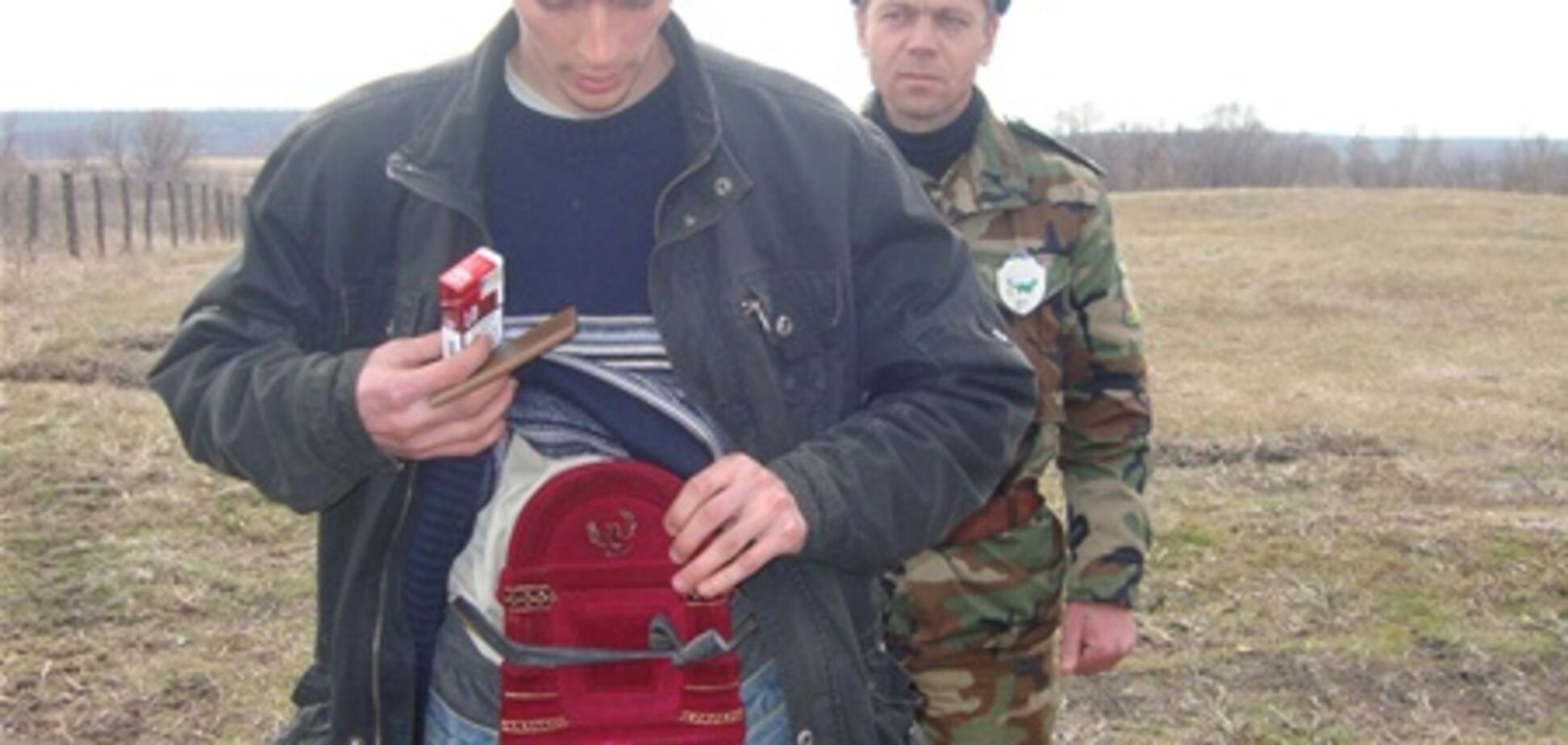 Пограничники задержали 'умельца', перевозившего наркотики в иконе. Фото