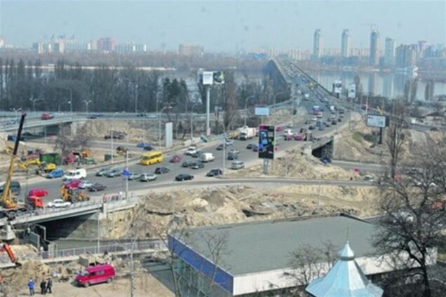 Как и куда проехать по новой эстакаде на Набережной в Киеве. Фото, графика 