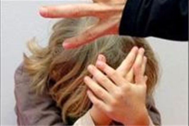 На Черкасщине мужчина изнасиловал малолетнюю девочку