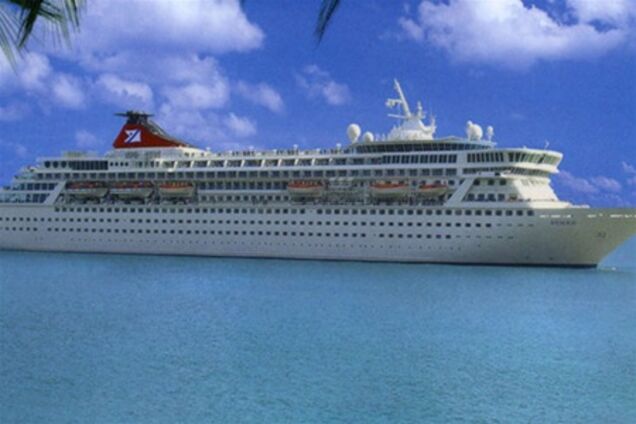 Круизный лайнер повторит маршрут 'Титаника'