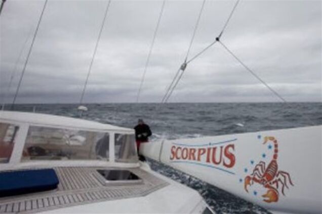 Совершающая кругосветку яхта 'Скорпиус' не смогла дозаправиться