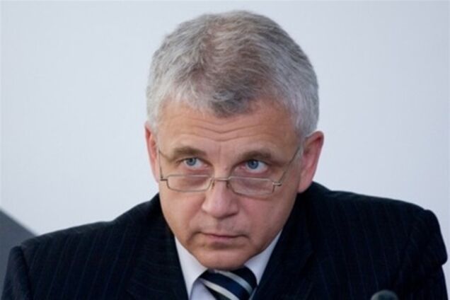 Иващенко в суд привезли на носилках