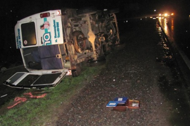 На Львовщине перевернулся автобус с семью пассажирами. Фото 