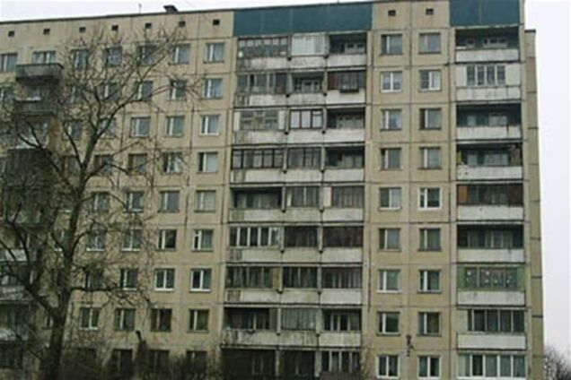 В Харькове из окна восьмого этажа выпал и погиб ребенок