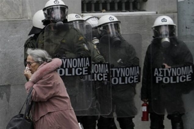 Греция будет сдавать в аренду полицейских