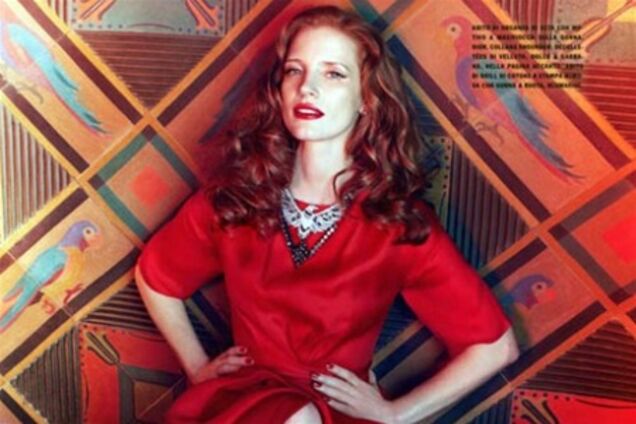 Честейн создает загадку для Vogue. Фото