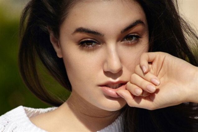 Порнозвезда Саша Грэй в приличной фотосессии